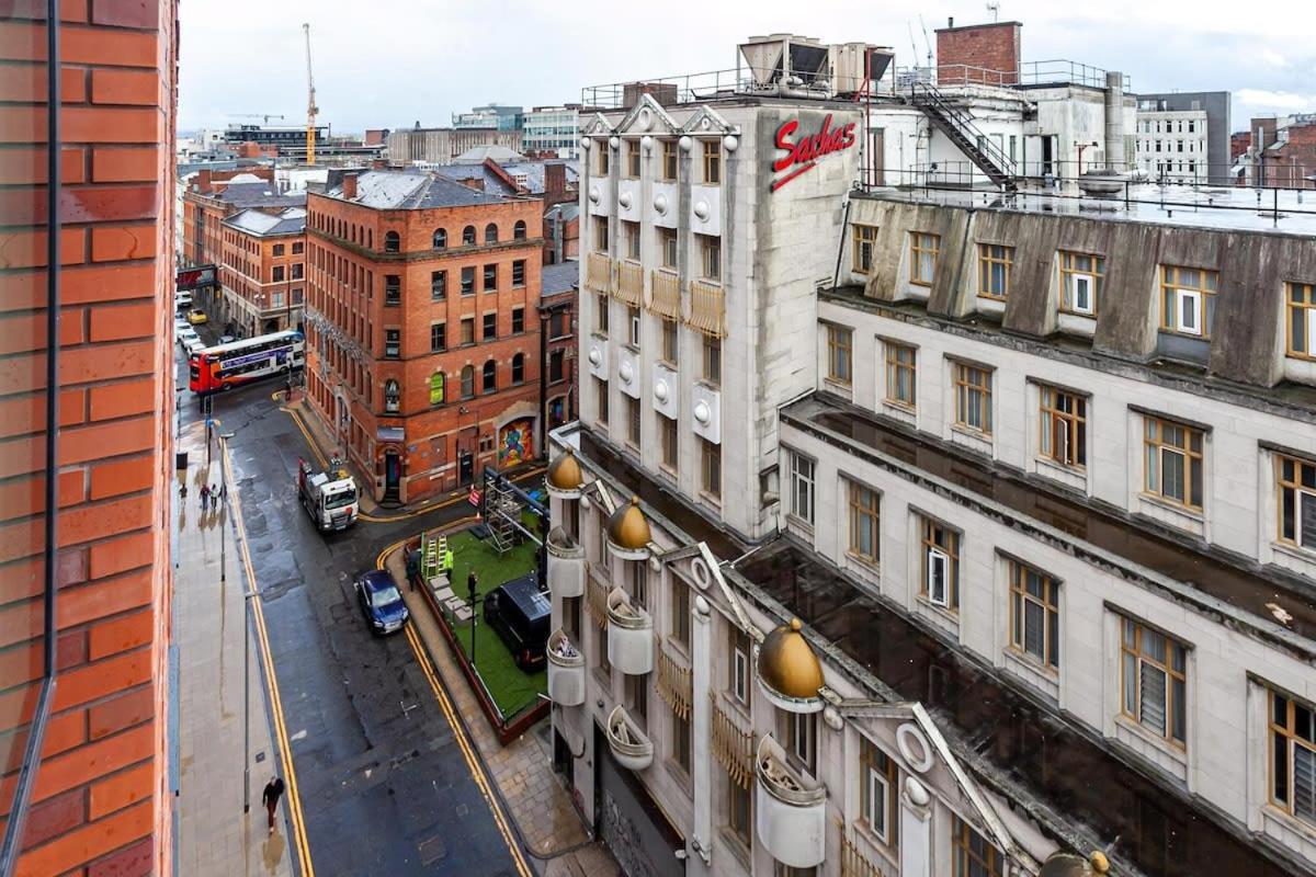 Spacious 2 Bed Apartment In Central Manchester Exterior photo