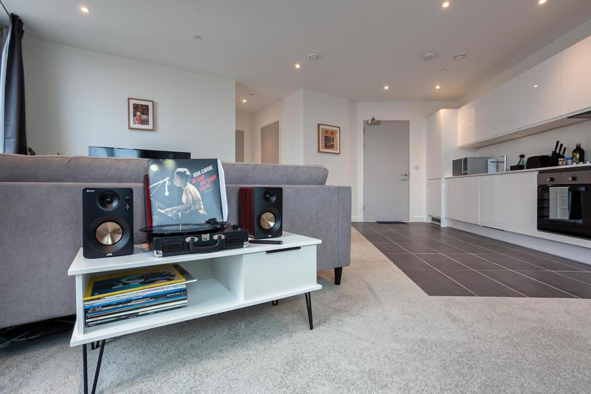 Spacious 2 Bed Apartment In Central Manchester Exterior photo